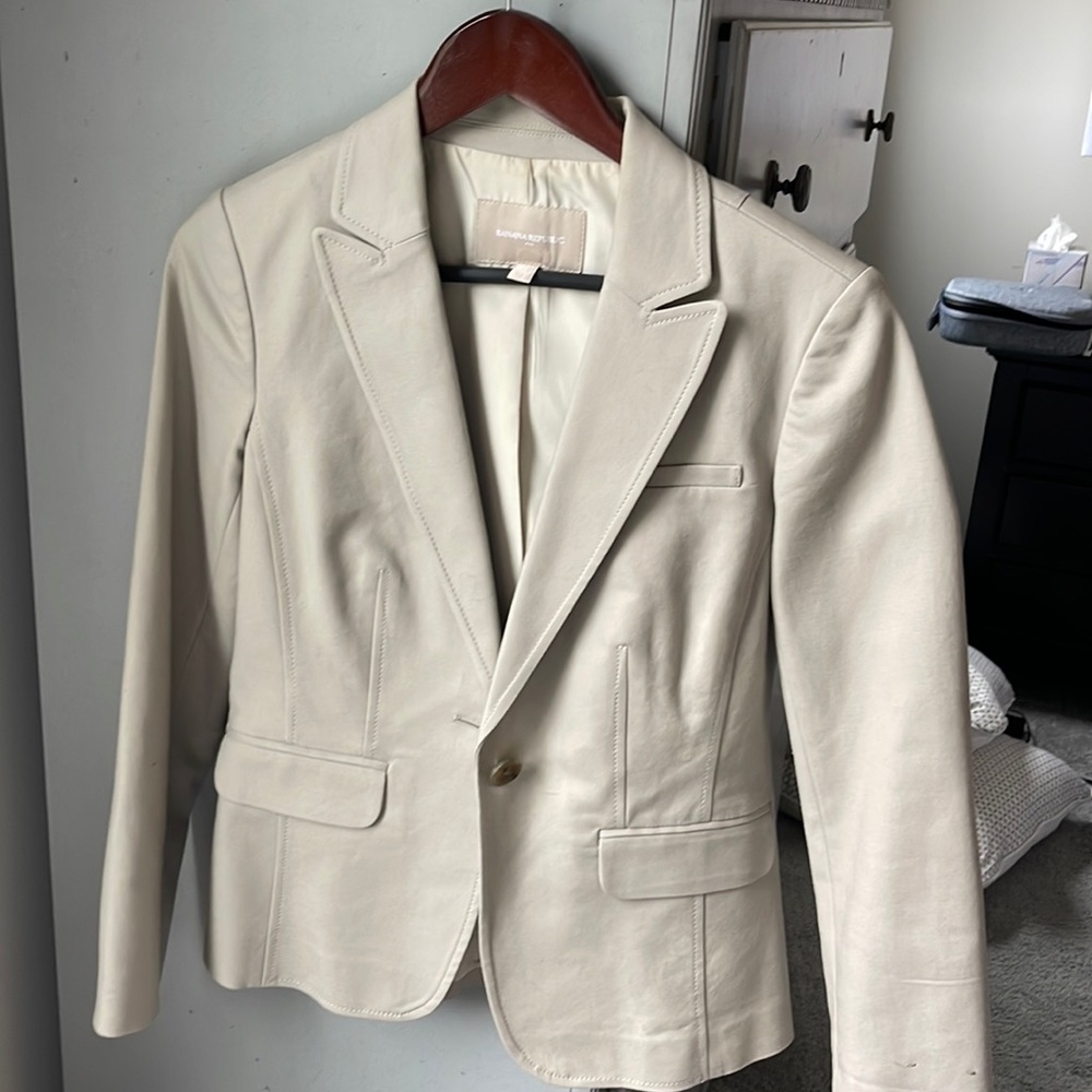 Banana Republic cotton/spandex jacket. Never worn. Lined